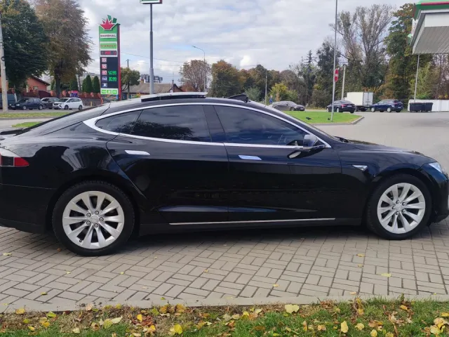 Tesla Model S - фото 4
