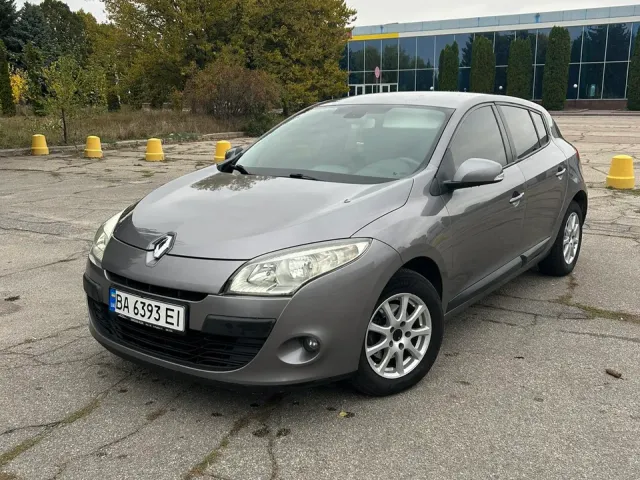 Renault Megane - фото 1