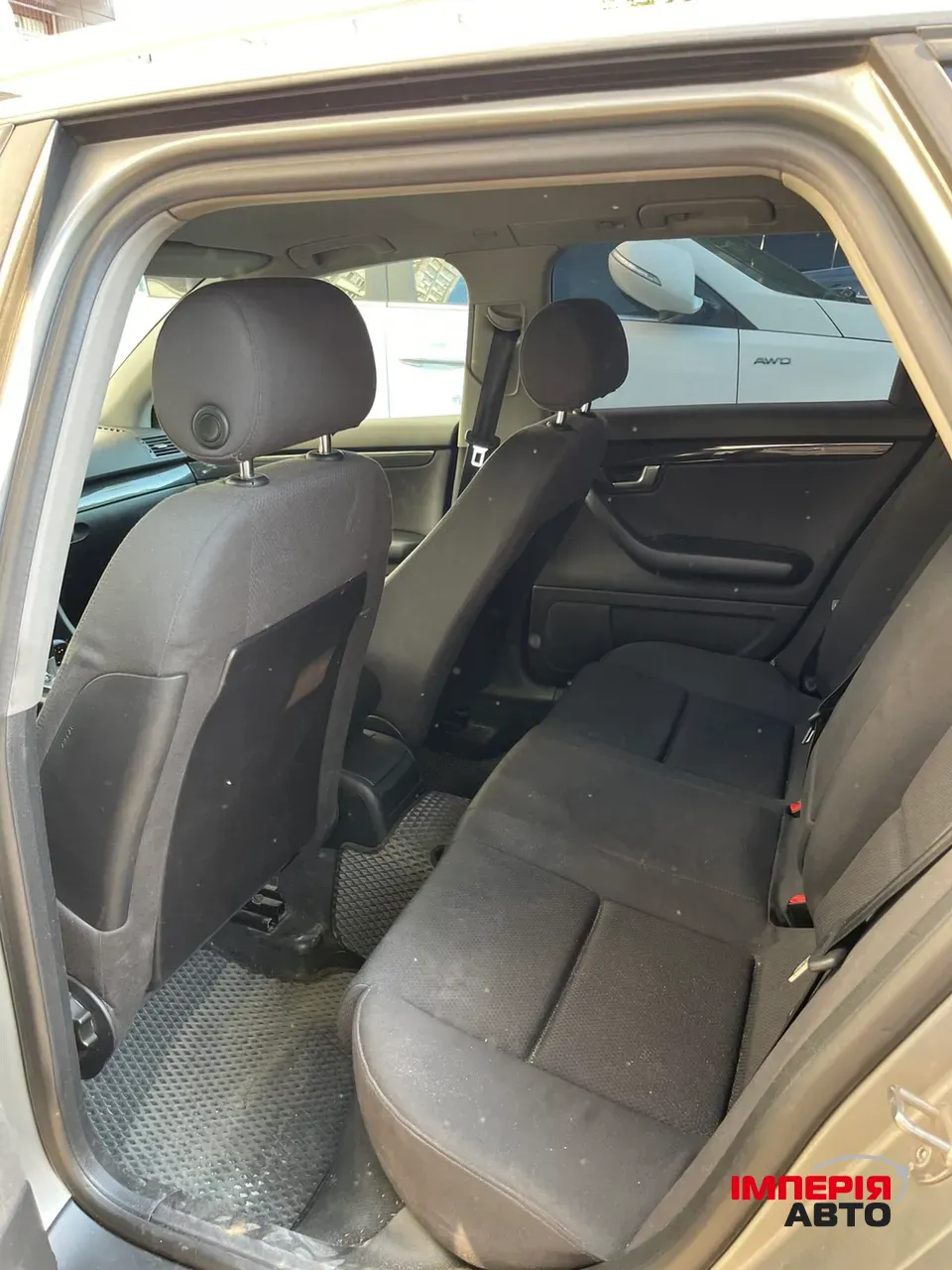 Audi A4 - фото 10