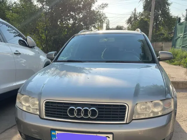 Audi A4 - фото 1