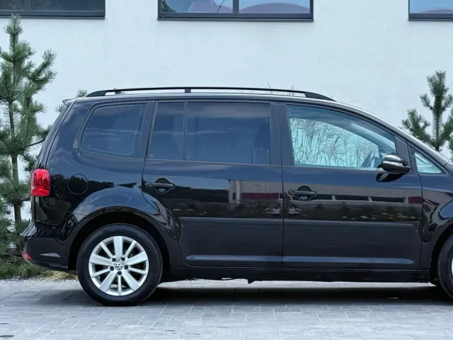Volkswagen Touran - фото 4