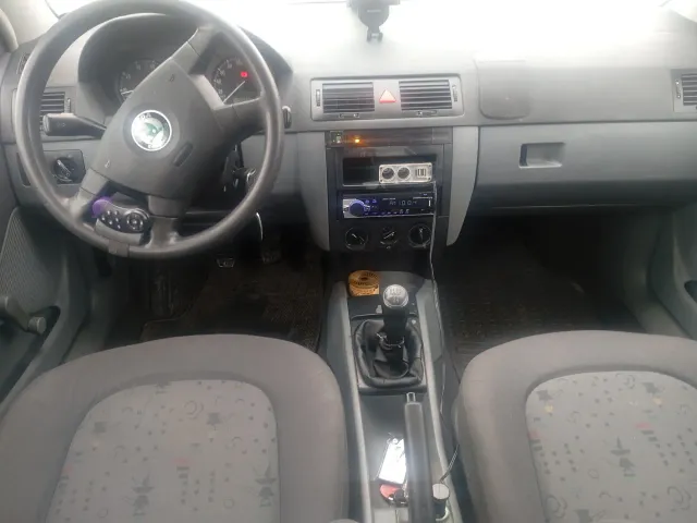 Skoda Fabia - фото 5