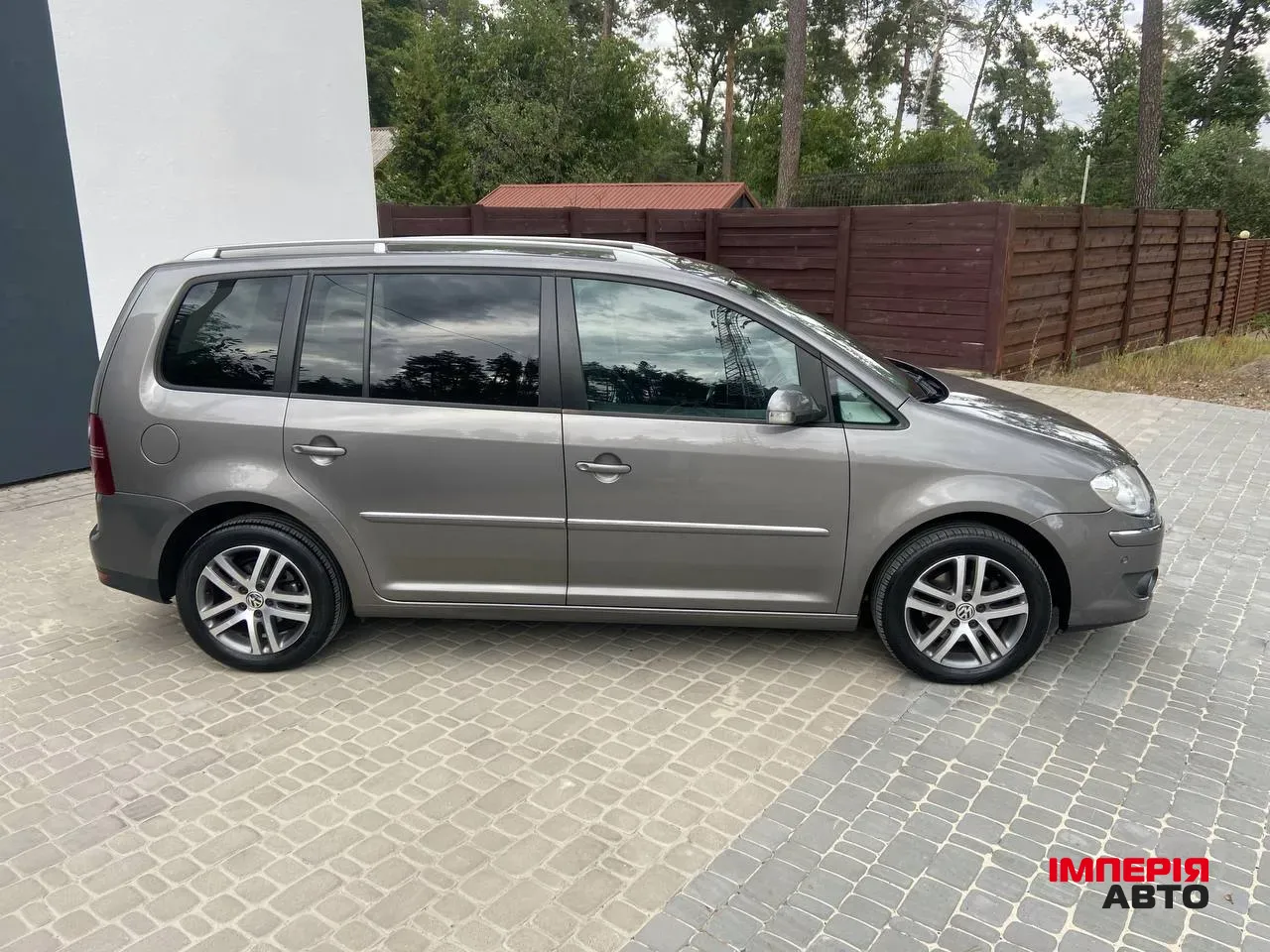 Volkswagen Touran - фото 6