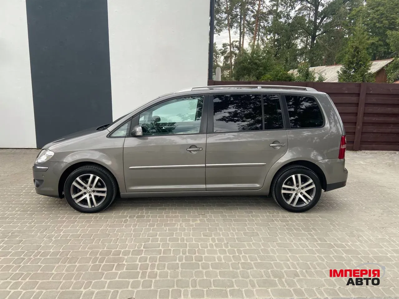 Volkswagen Touran - фото 8