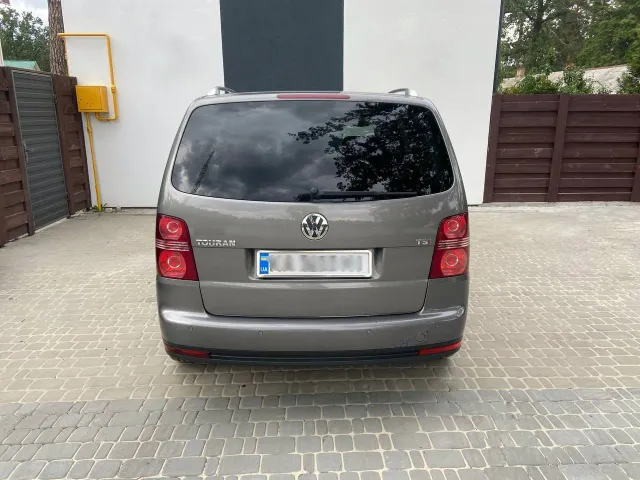 Volkswagen Touran - фото 3