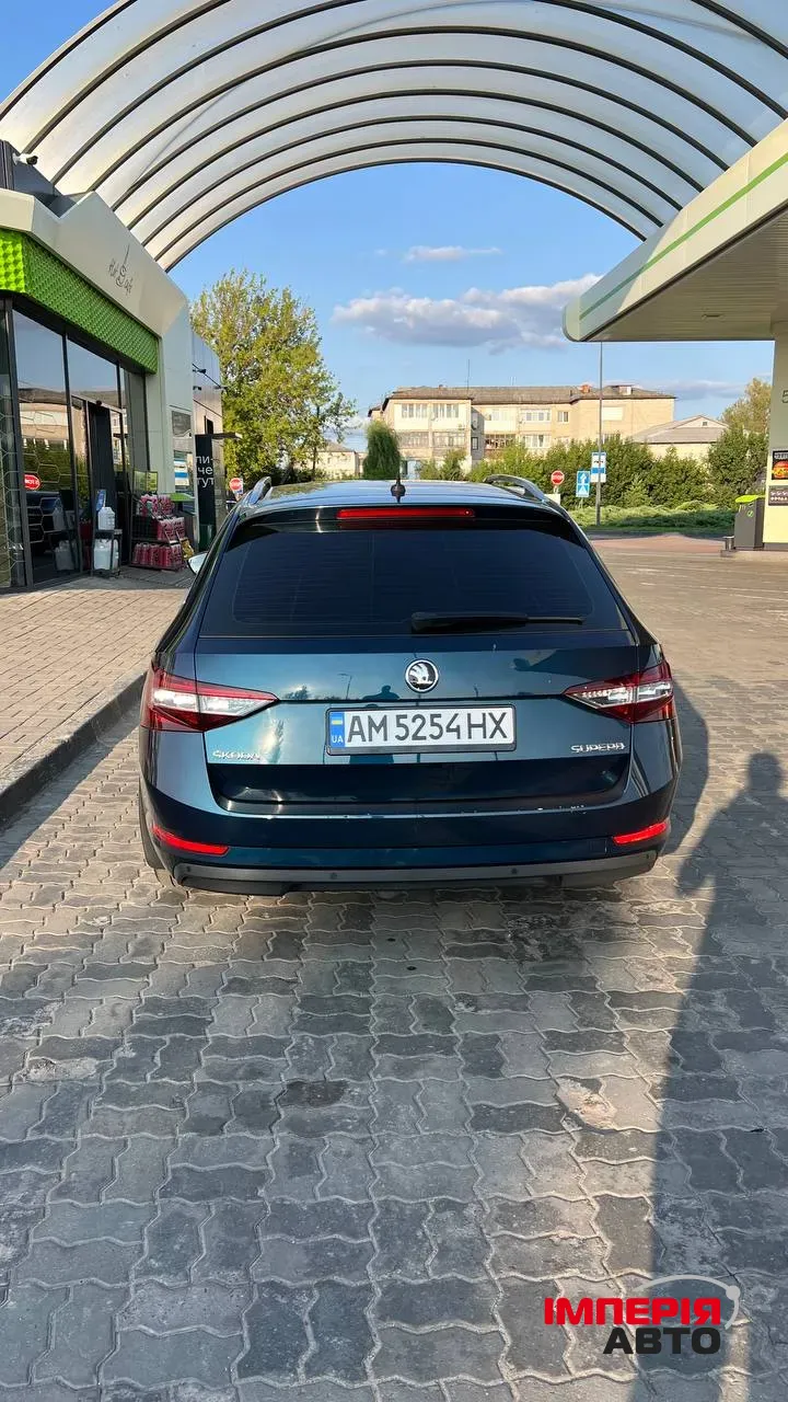Skoda Superb - фото 10