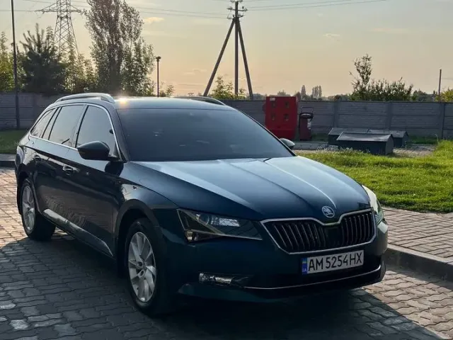 Skoda Superb - фото 1