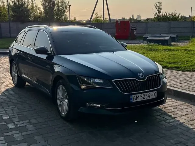 Skoda Superb - фото 3