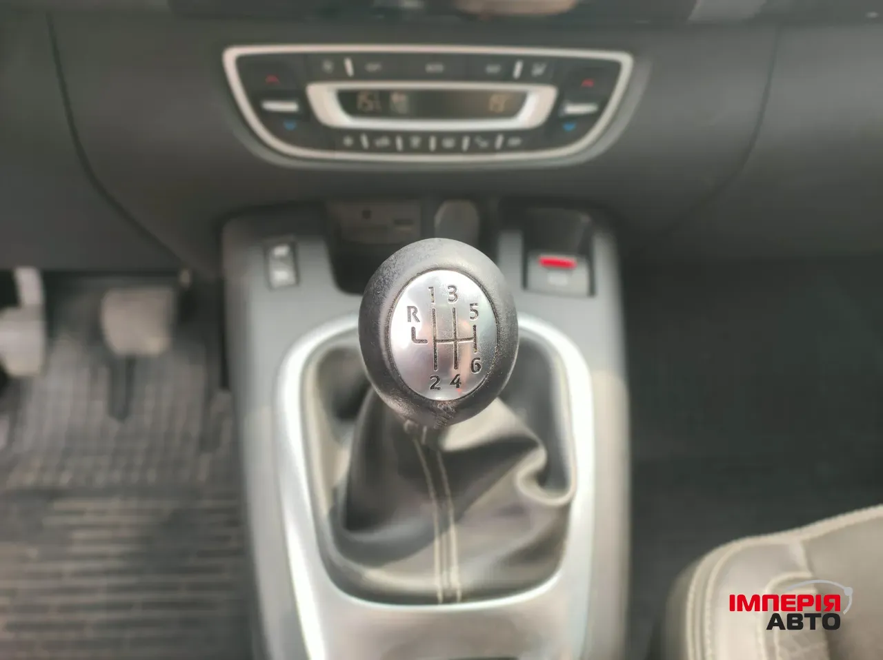 Renault Scenic - фото 30