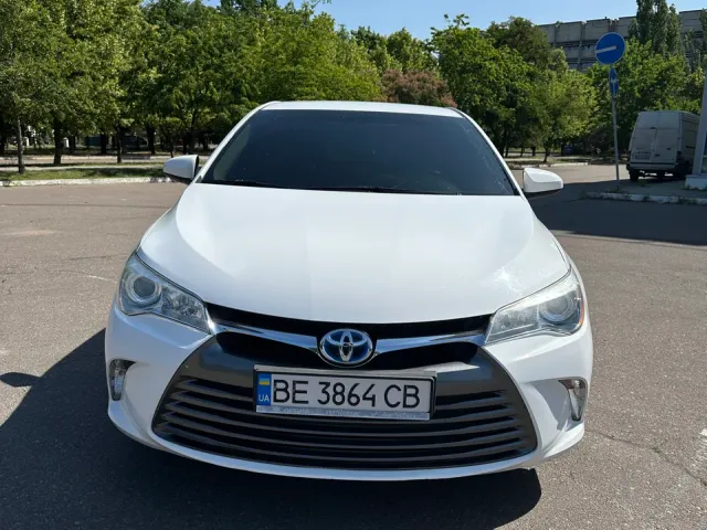Toyota Camry - фото 3