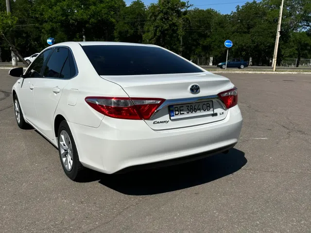 Toyota Camry - фото 4