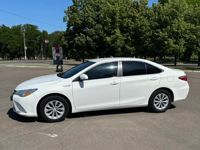 Toyota Camry - фото 5
