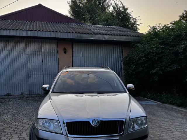 Skoda Octavia - фото 4