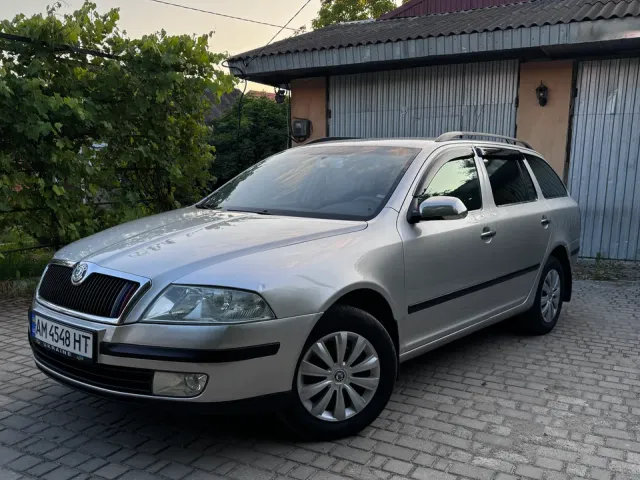 Skoda Octavia - фото 2