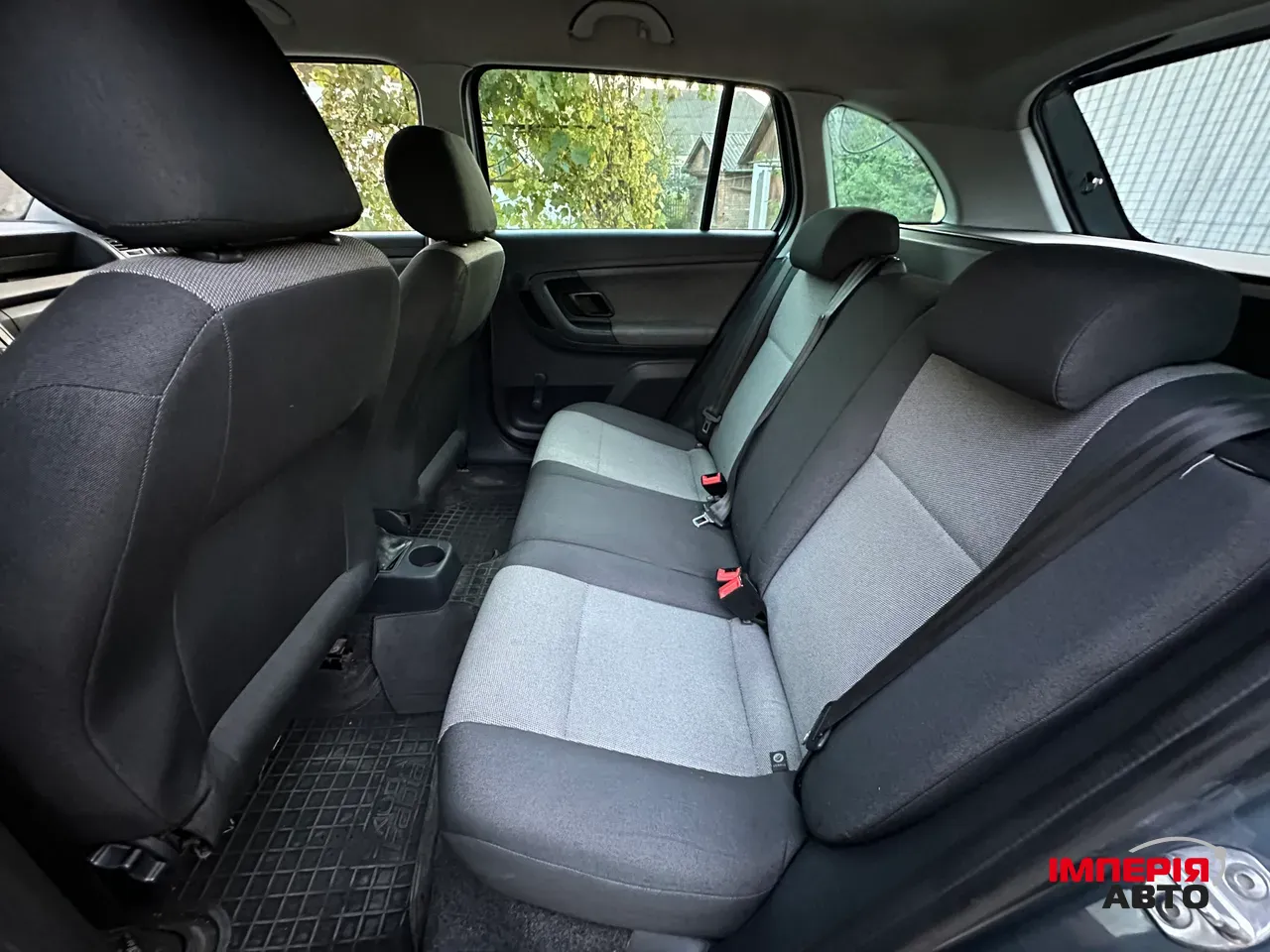 Skoda Fabia - фото 12