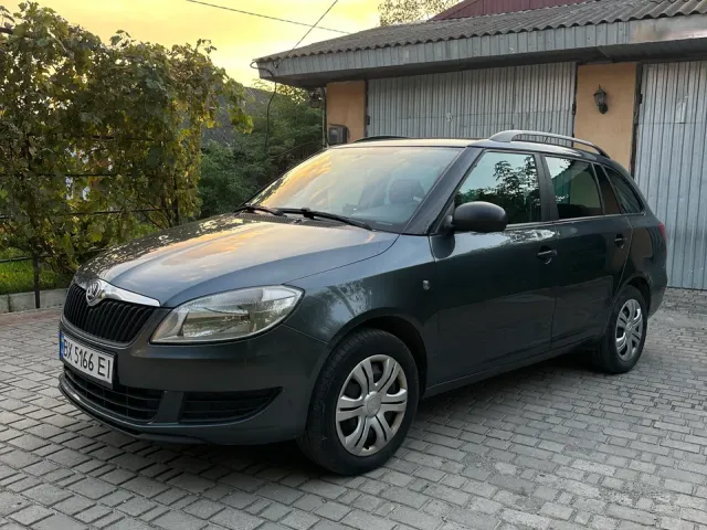 Skoda Fabia - фото 2
