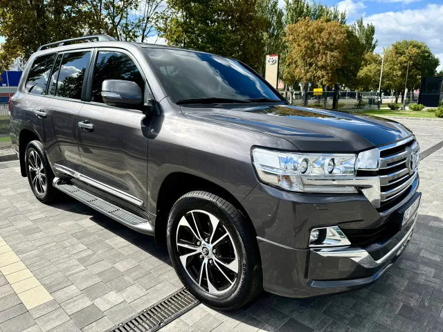 Toyota Land Cruiser - фото 1
