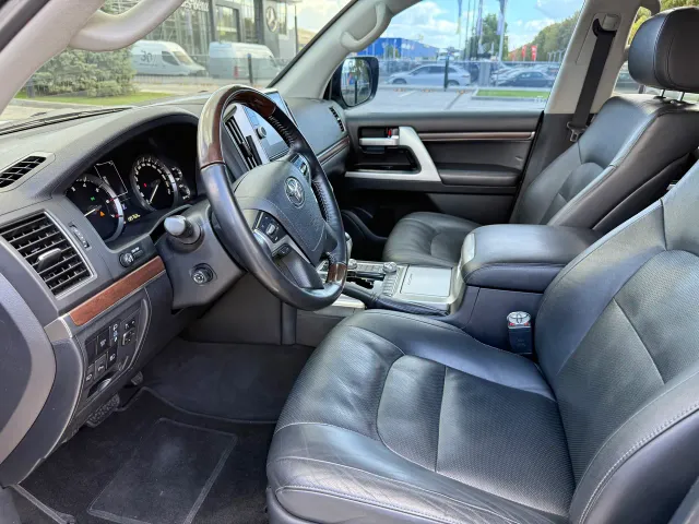 Toyota Land Cruiser - фото 4