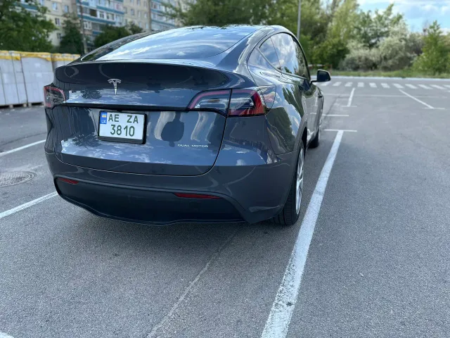 Tesla Model Y - фото 3