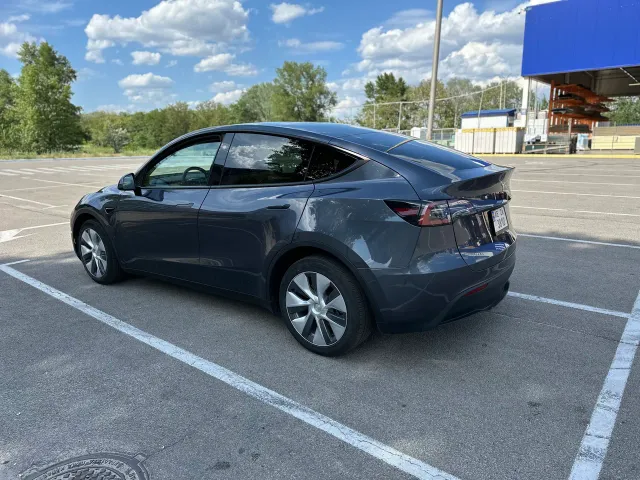 Tesla Model Y - фото 4