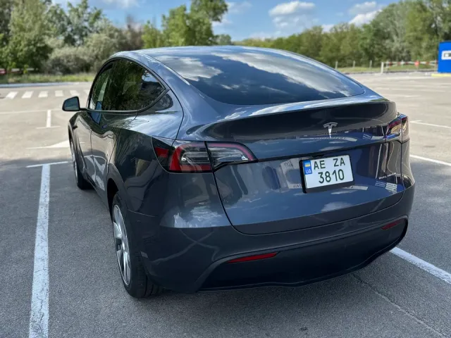Tesla Model Y - фото 2