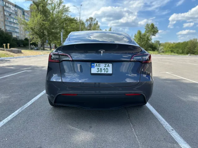 Tesla Model Y - фото 5