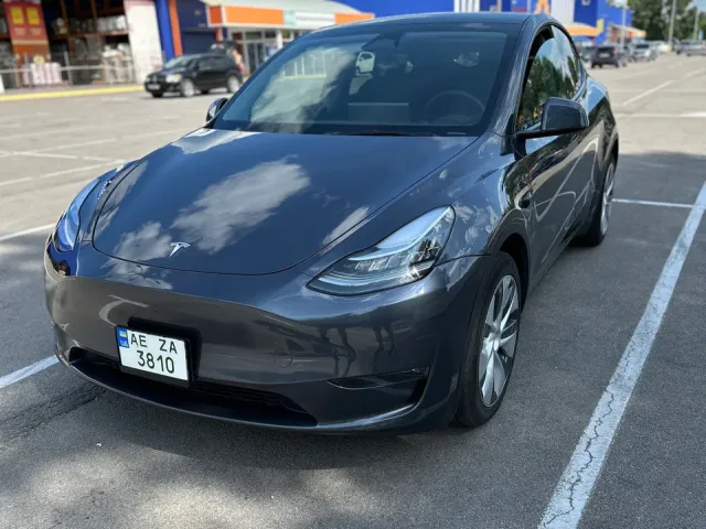 Tesla Model Y - фото 1