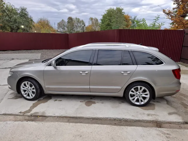 Skoda Superb - фото 1