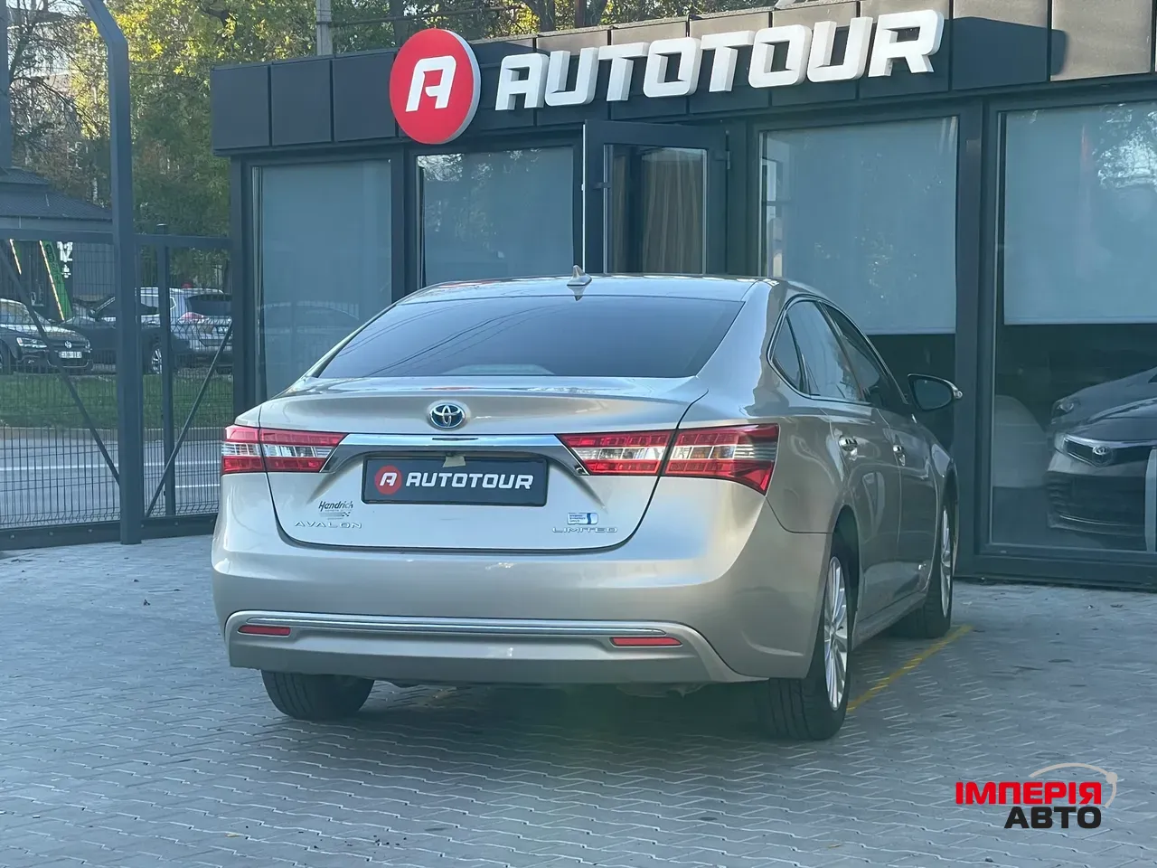 Toyota Avalon - фото 12