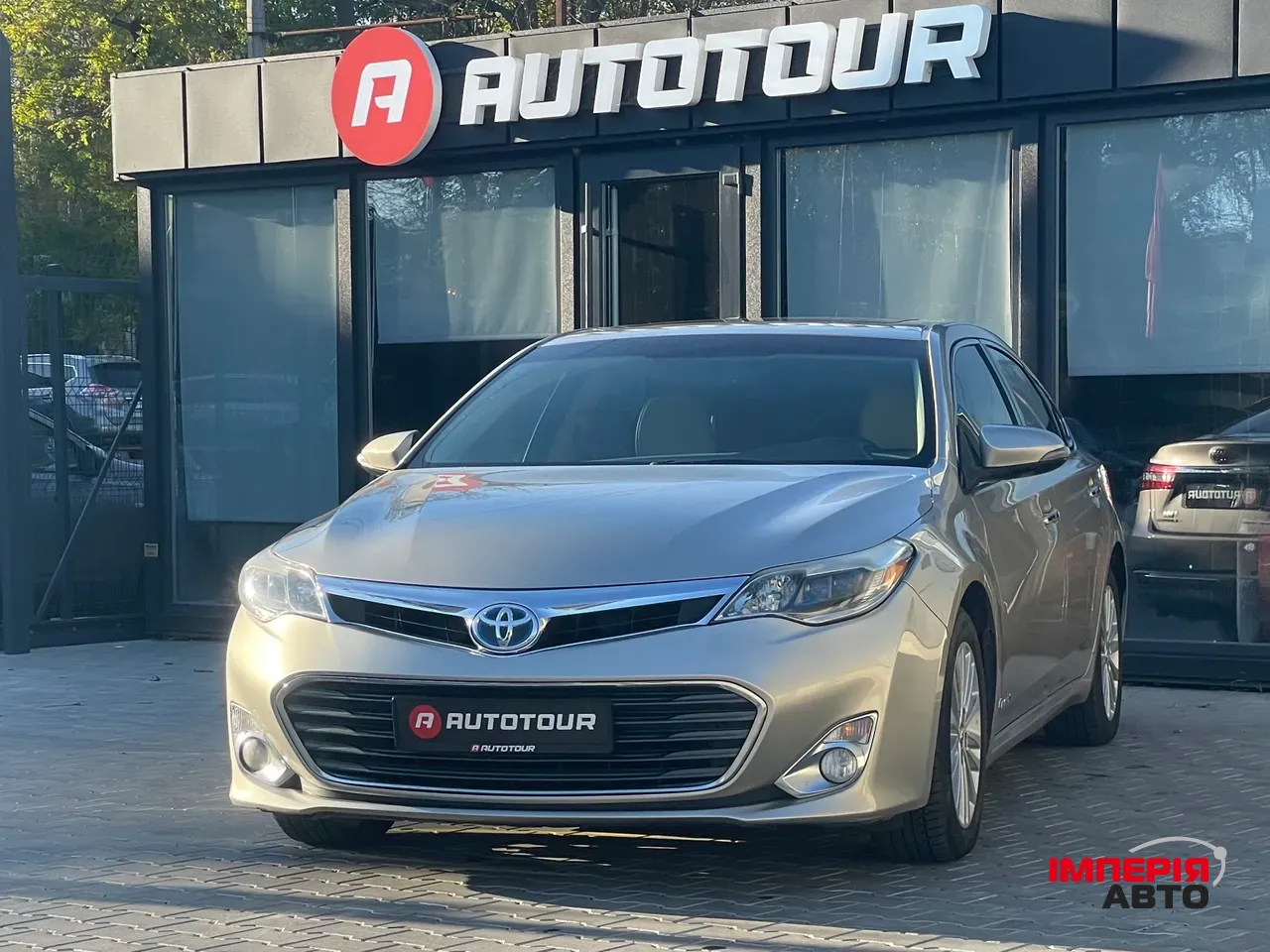 Toyota Avalon - фото 1