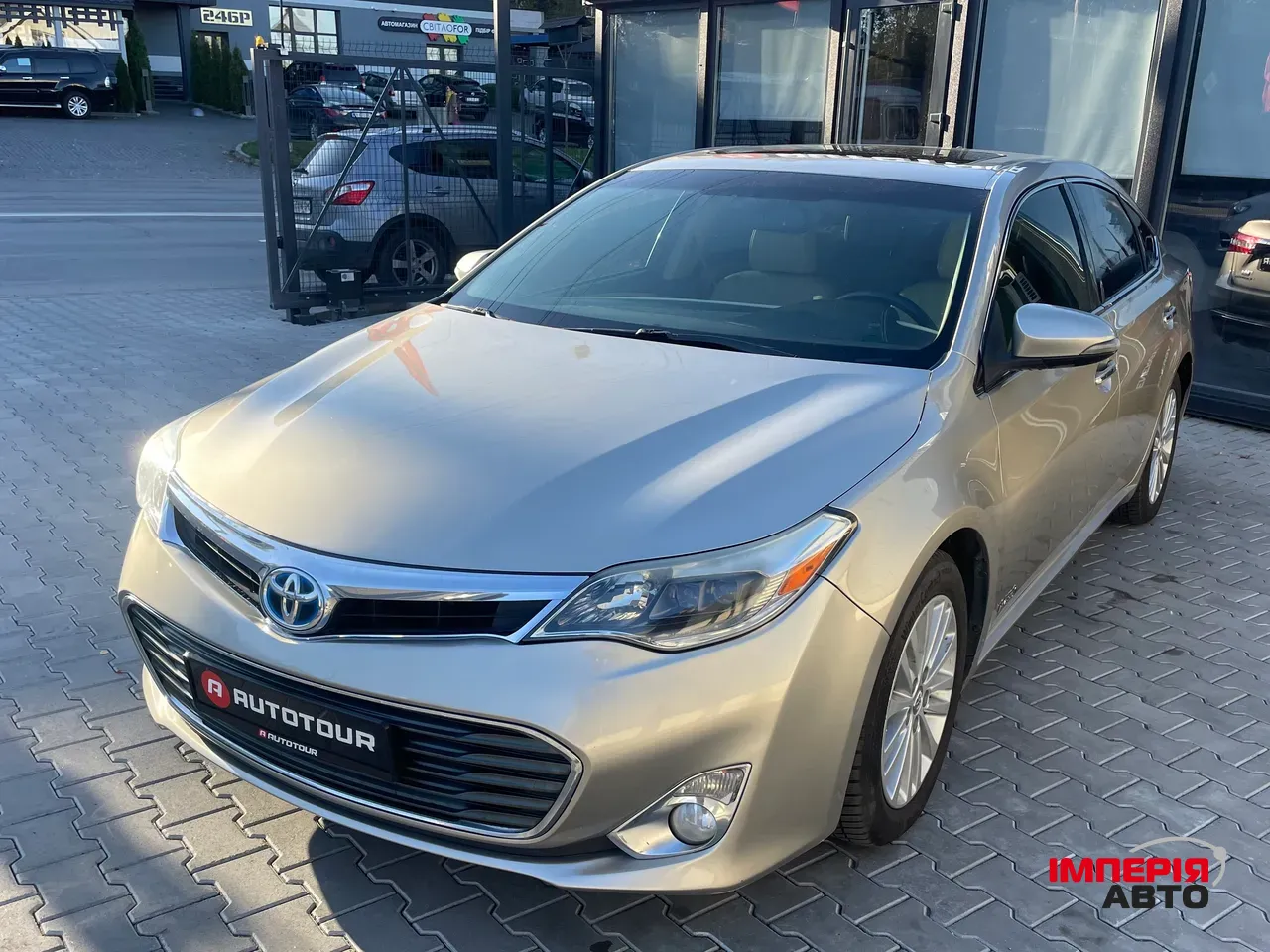 Toyota Avalon - фото 2