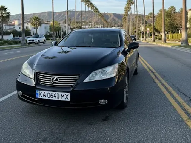Lexus ES - фото 1