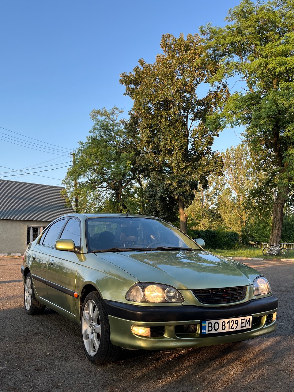 Toyota Avensis - фото 7