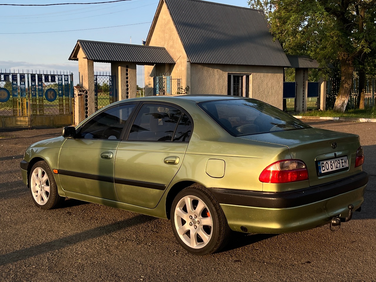 Toyota Avensis - фото 8