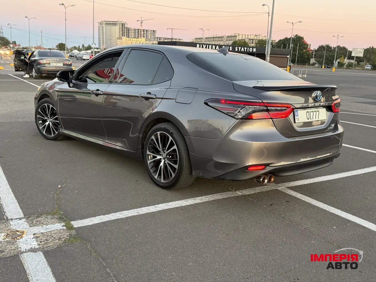 Toyota Camry - фото 3