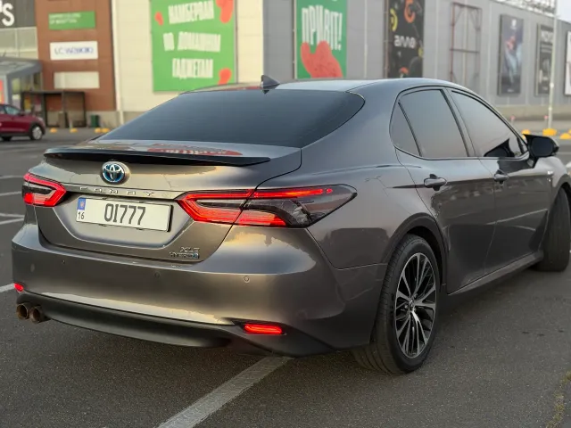 Toyota Camry - фото 2