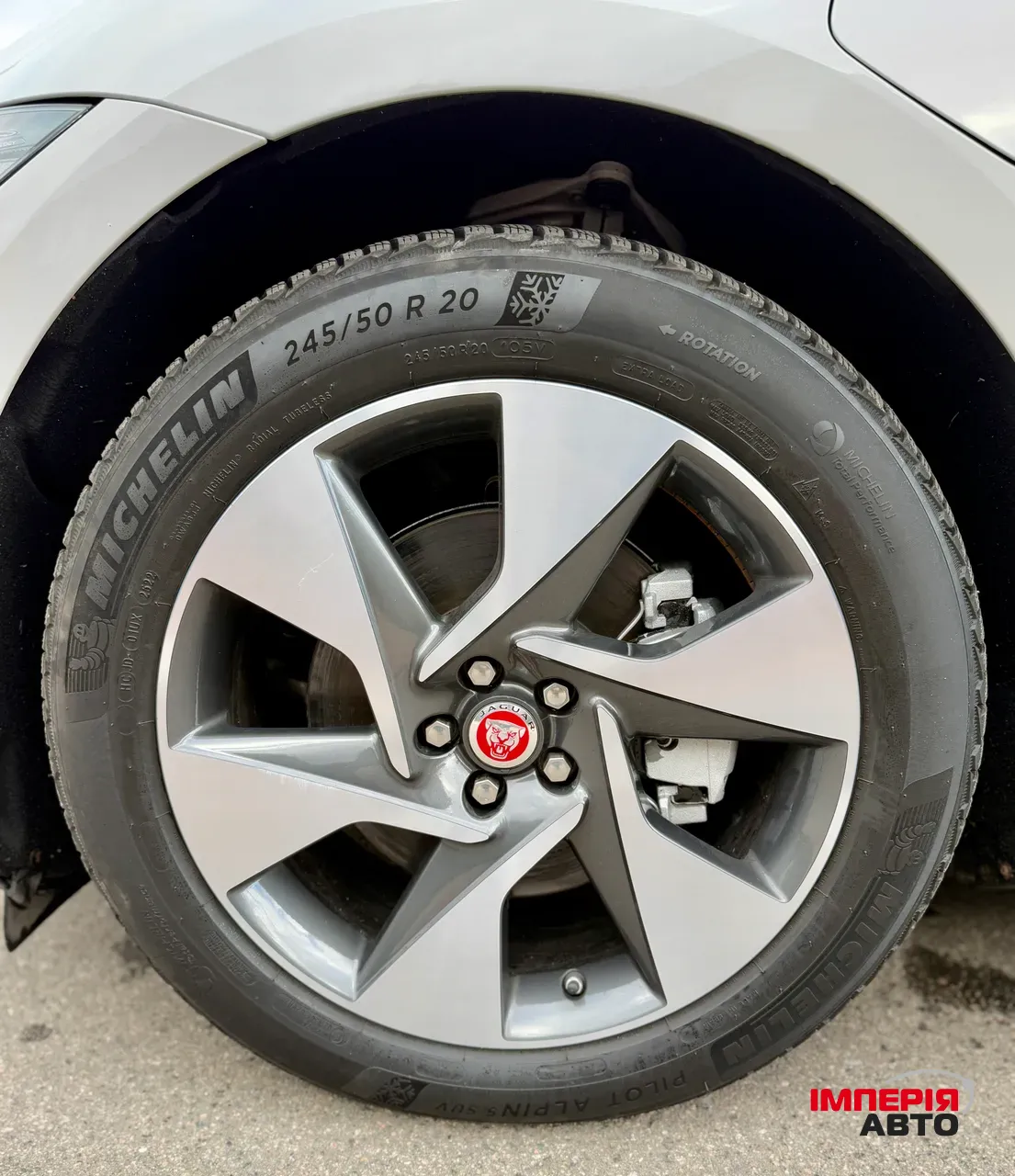 Jaguar I-Pace - фото 27