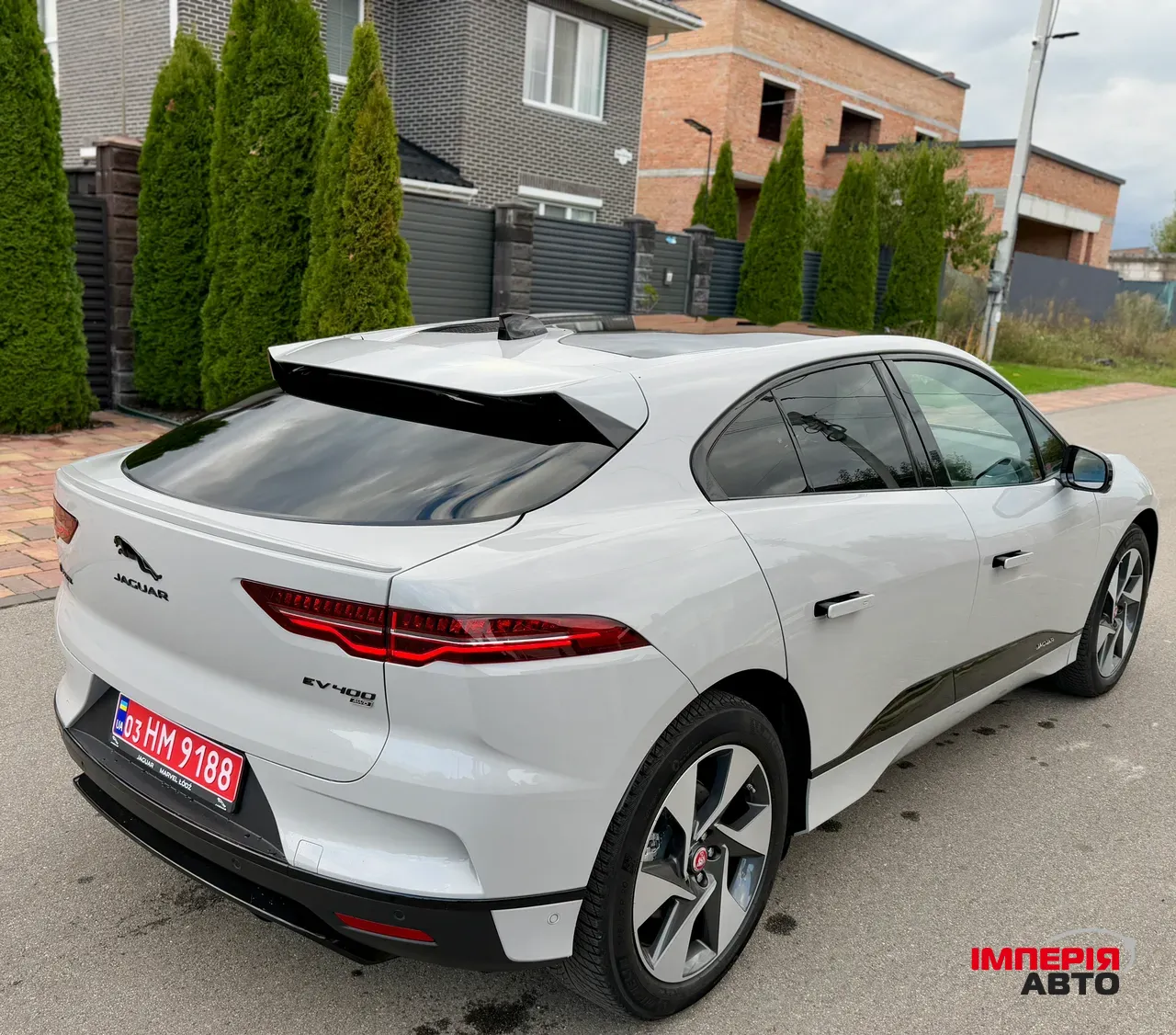 Jaguar I-Pace - фото 11