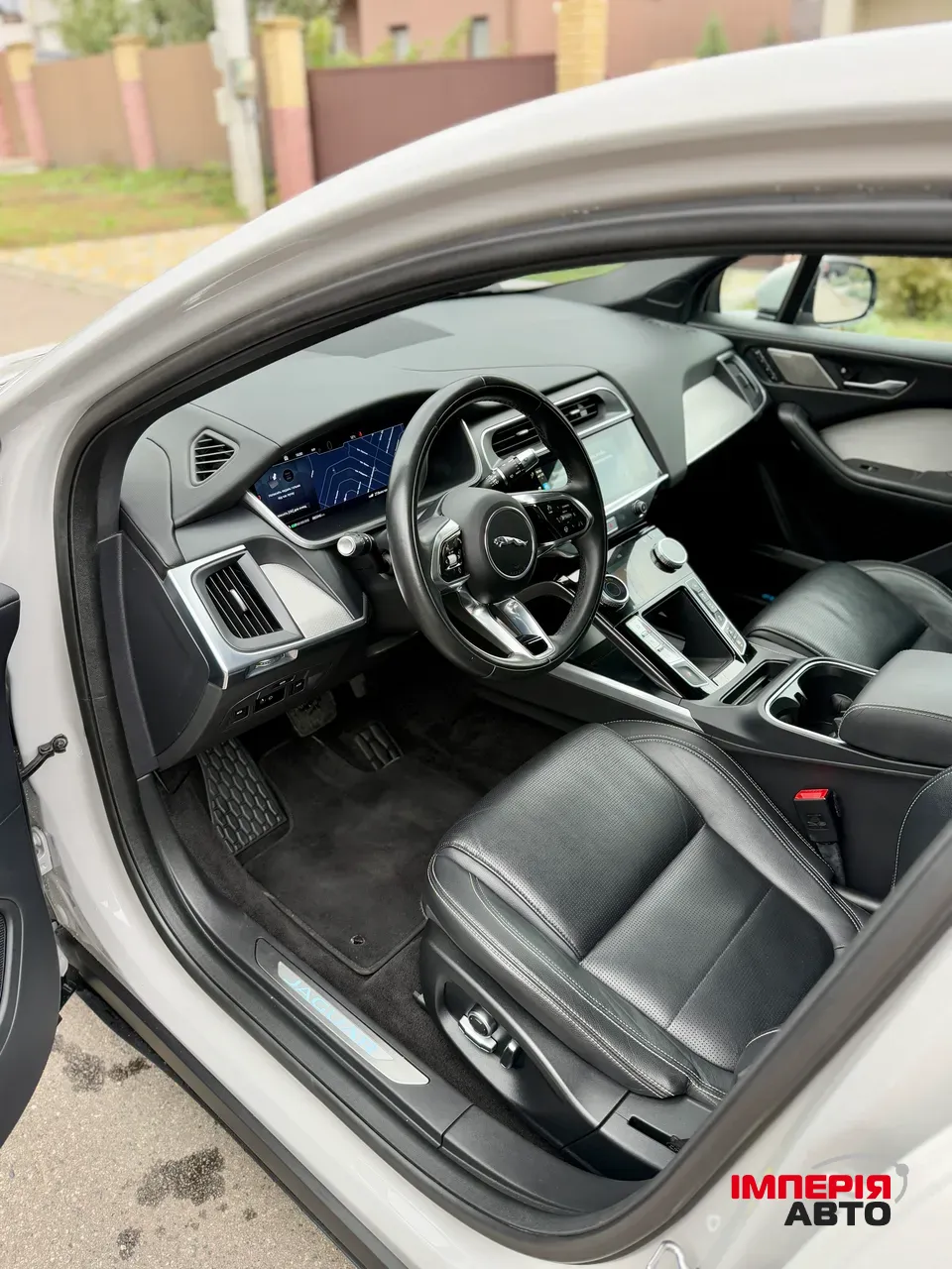 Jaguar I-Pace - фото 41