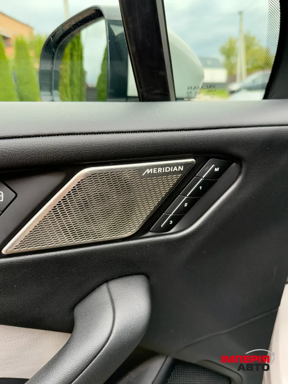 Jaguar I-Pace - фото 55