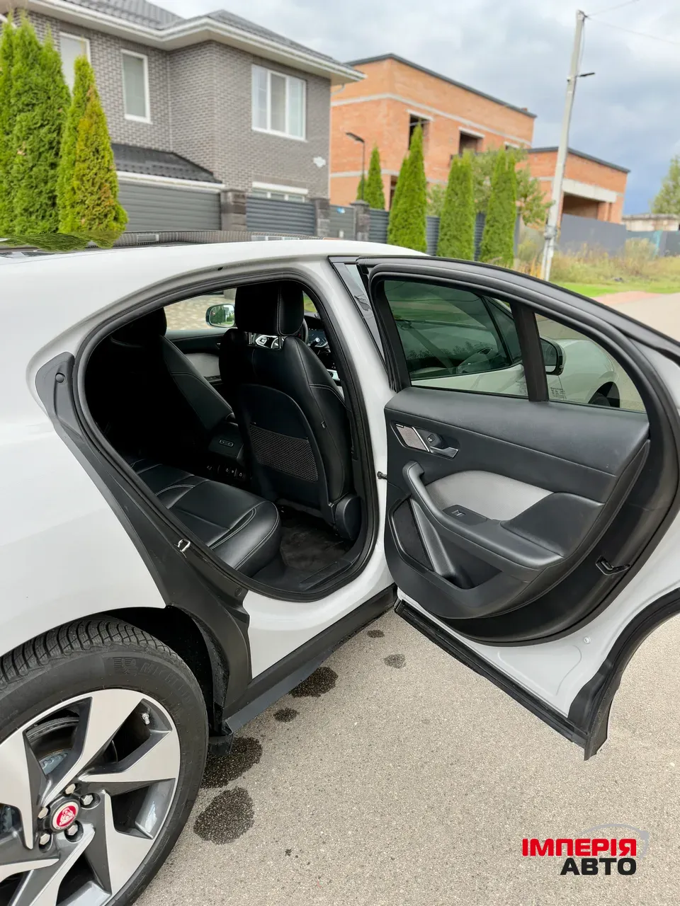 Jaguar I-Pace - фото 47