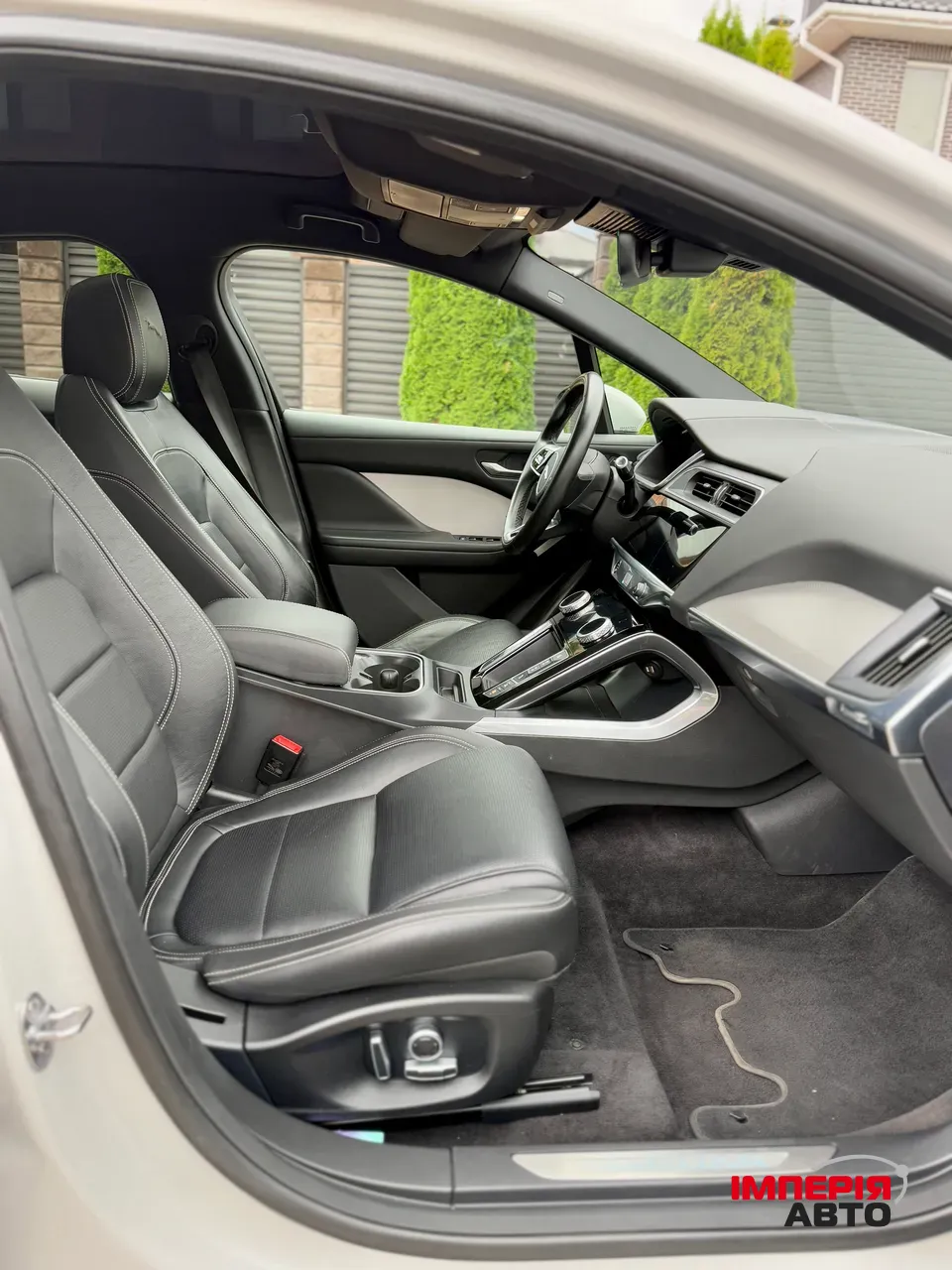 Jaguar I-Pace - фото 45