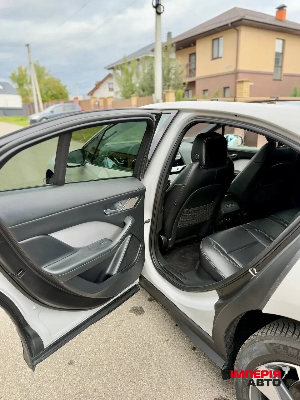 Jaguar I-Pace - фото 49