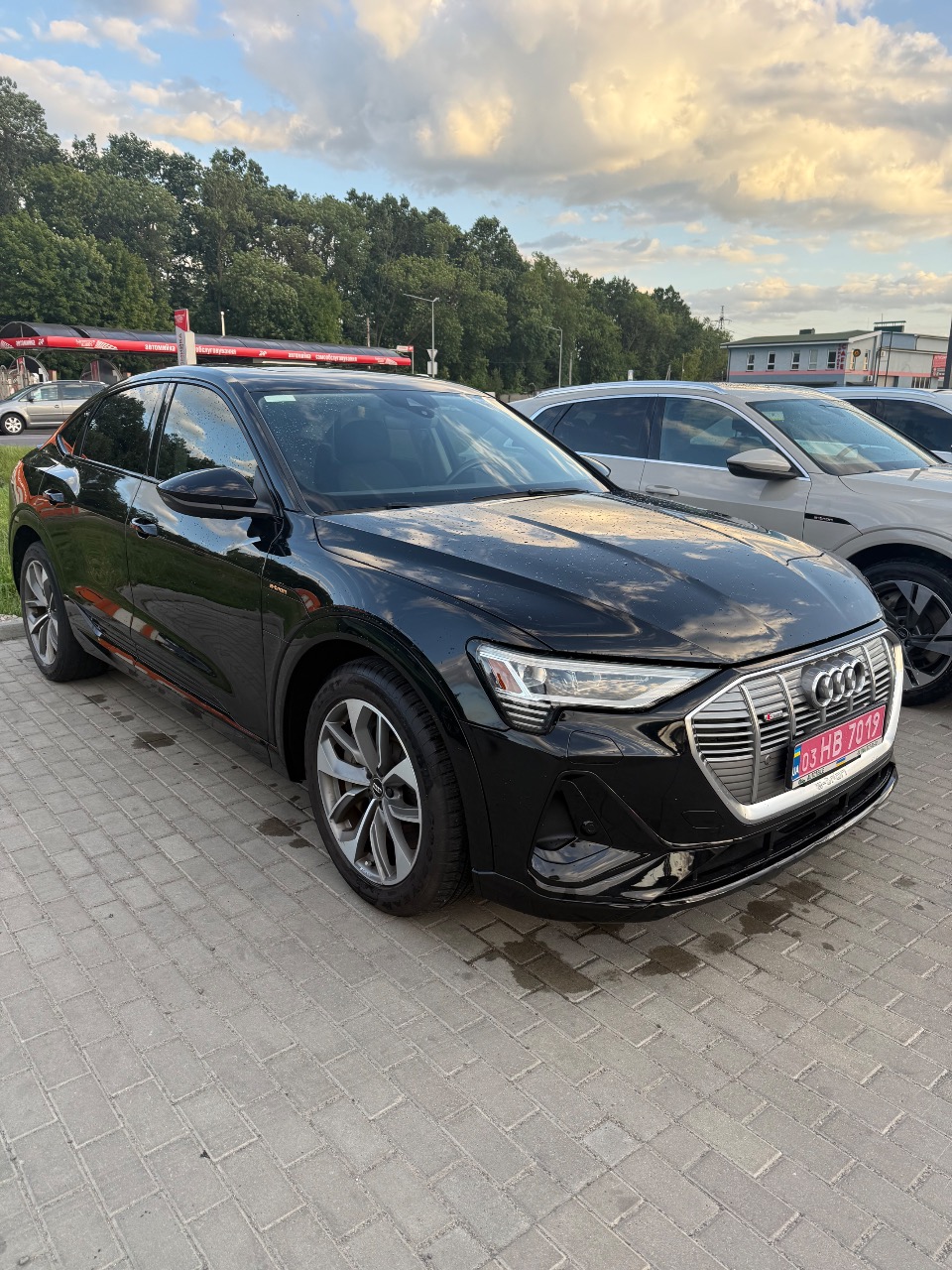 Audi e-tron Sportback - фото 1