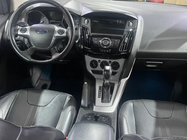 Ford Focus - фото 5