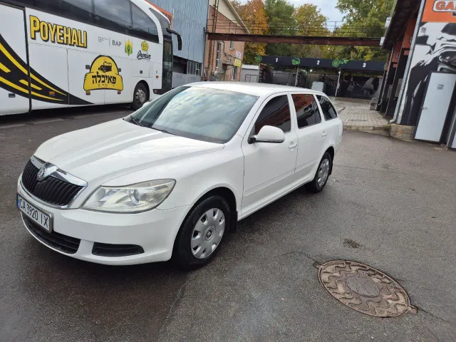 Skoda Octavia - фото 1