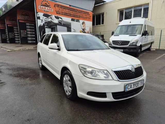 Skoda Octavia - фото 2
