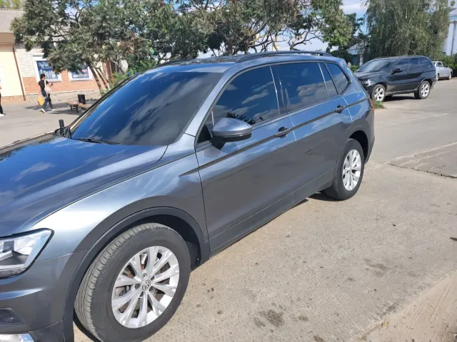Volkswagen Tiguan - фото 4