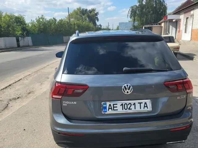 Volkswagen Tiguan - фото 1