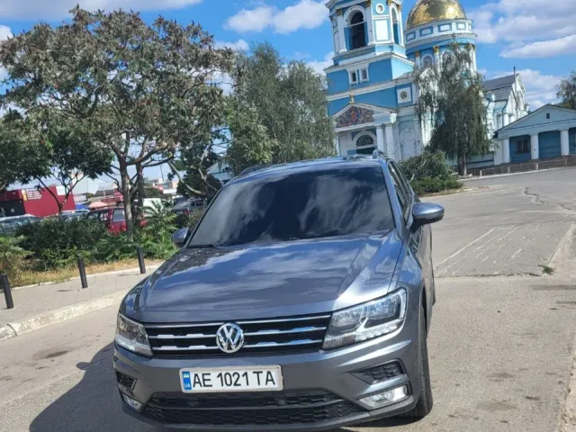 Volkswagen Tiguan - фото 2